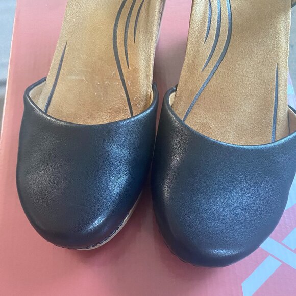 Aetrex Finley Closed Toe Heel - Picture 8 of 12